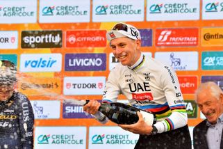 Cyklistický fenomén pokořil další metu. Teď má šanci vyrovnat se legendám - Seznam Zprávy